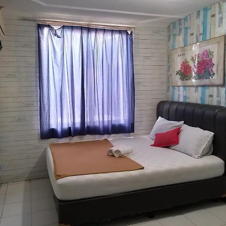 Venice Guest House Redpartner Jakarta Extérieur photo