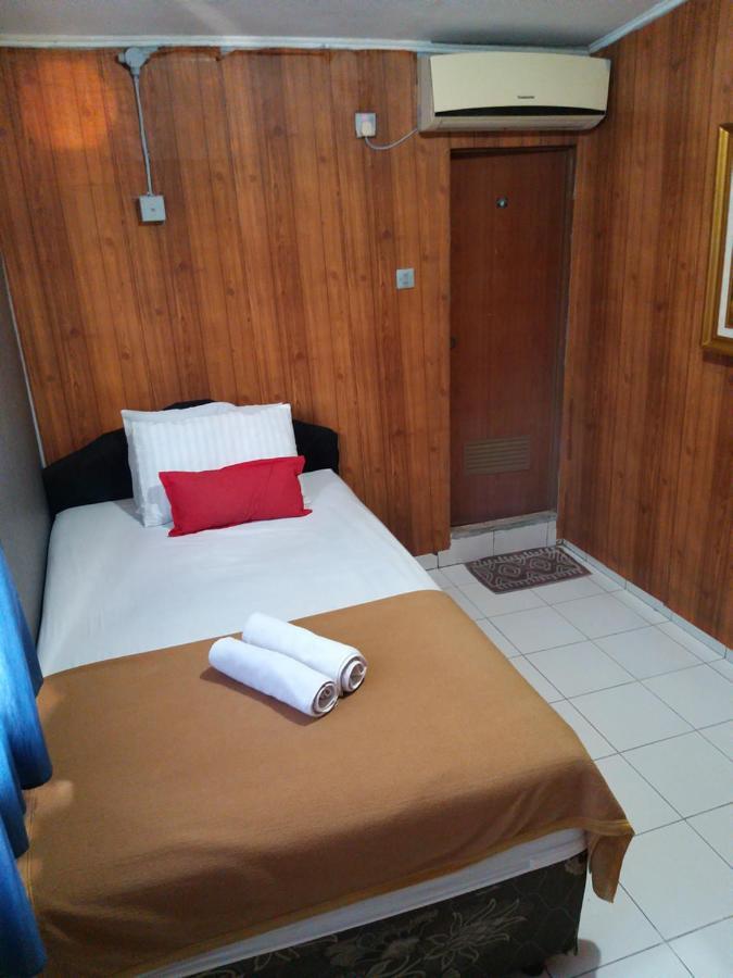 Venice Guest House Redpartner Jakarta Extérieur photo