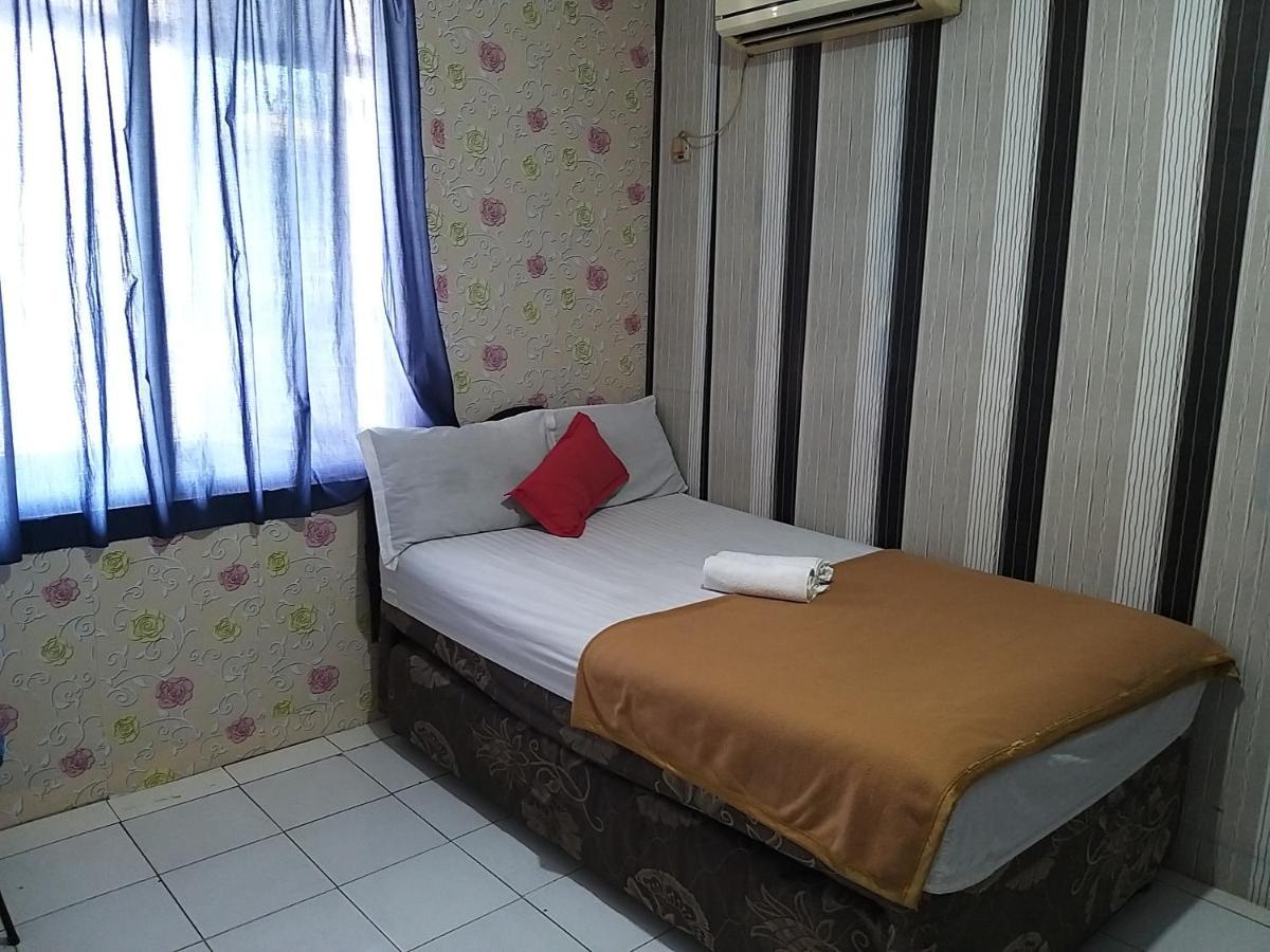 Venice Guest House Redpartner Jakarta Extérieur photo